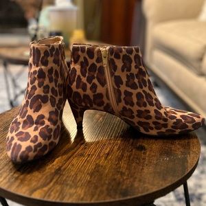 Old Navy  Cheetah Leopard Bootiea GUC 7